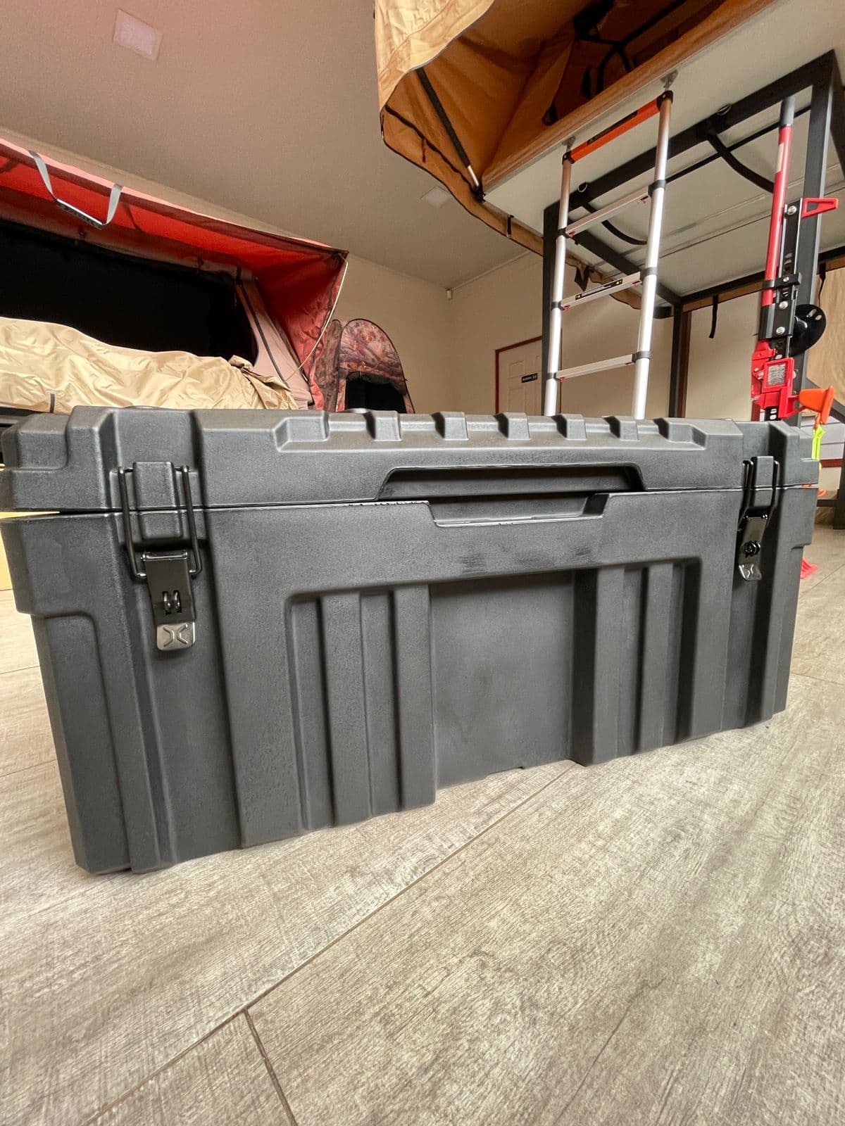 Caja Táctica de 105 Litros 4
