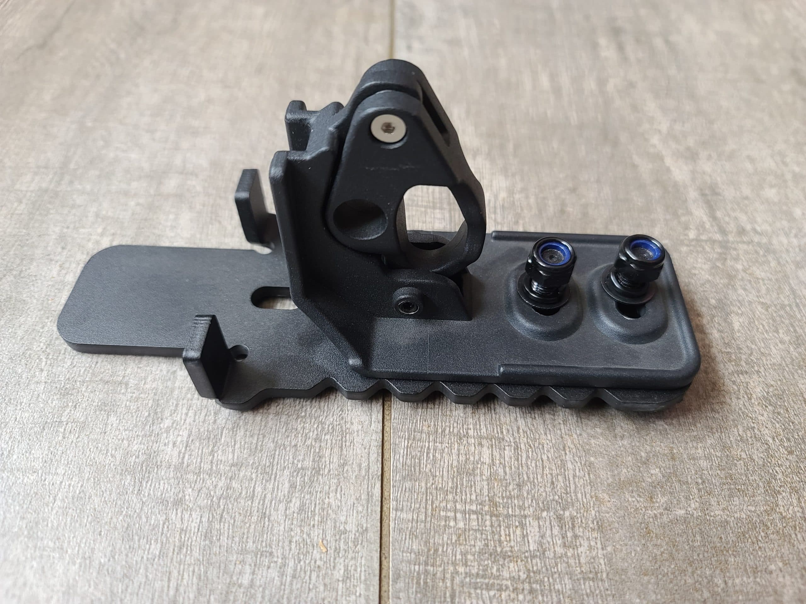 Kit de Montaje Caja Táctica 105L 4